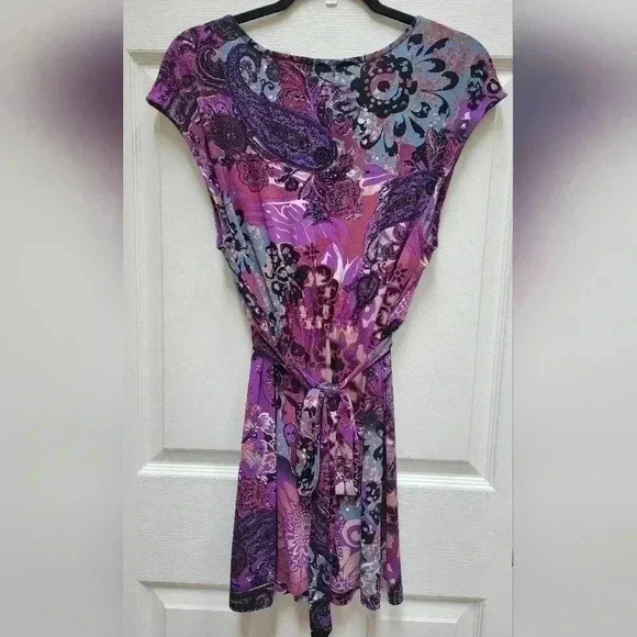 Eci New York Purple Paisley Dress with Beaded Belt line and waist tie Size Large - Picture 2 of 4